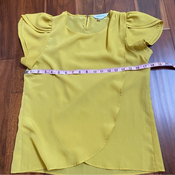 BCBGeneration Women's Mustard Yellow Tulip Overlay Front Flutter Sleeves XSmall - Picture 7 of 7